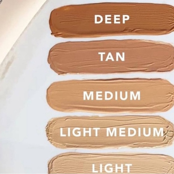 Doll10 Medium HydraLux Smoothing Foundation - Picture 3 of 4